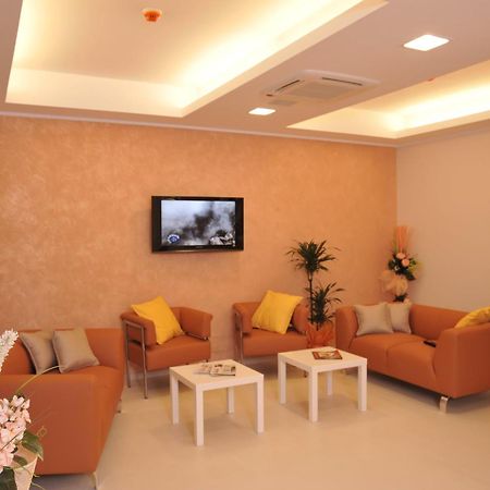 Residence Perla Мисано Адриатико Екстериор снимка